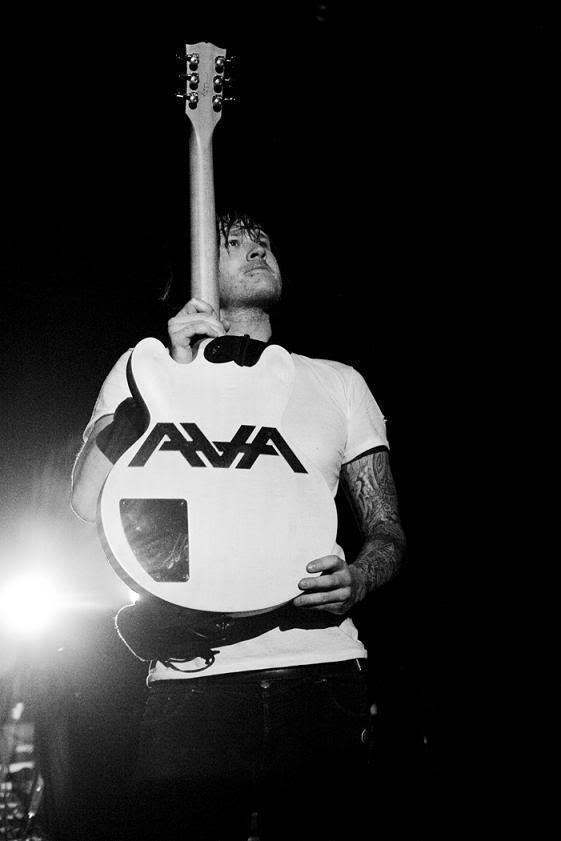 avagtarhs0.jpg tom delonge image by toddcrunkkkk