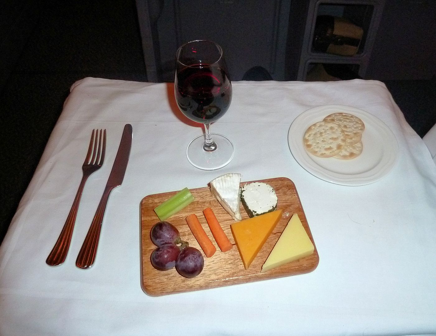 http://i372.photobucket.com/albums/oo169/Planehunter/Asia2012ISeoul/EK323dinner5.jpg