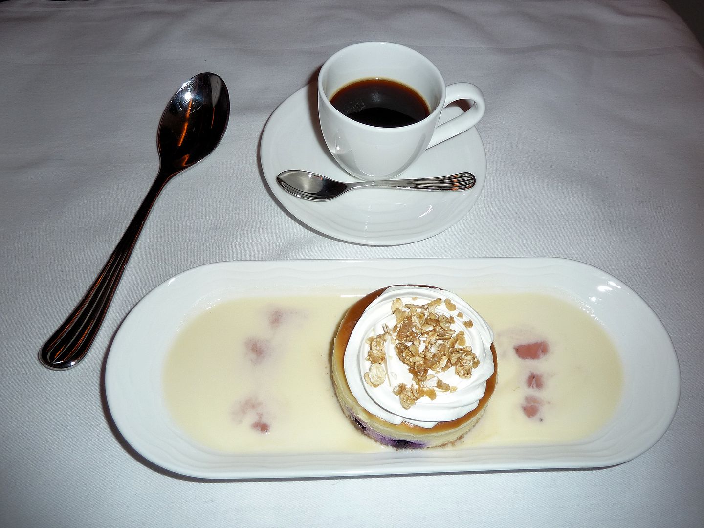 http://i372.photobucket.com/albums/oo169/Planehunter/Asia2012ISeoul/EK323dinner6.jpg