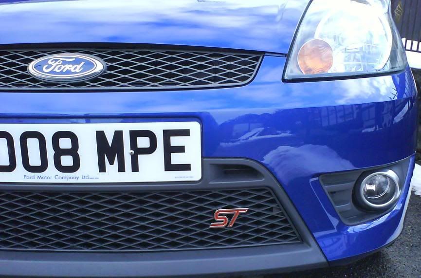 Ford fiesta st front grill badge #9