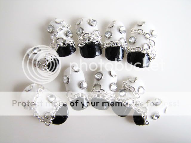 VIVI Inspired Kawaii 3D Deco bling nails white/black  